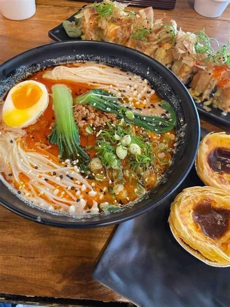 OSHI RAMEN .